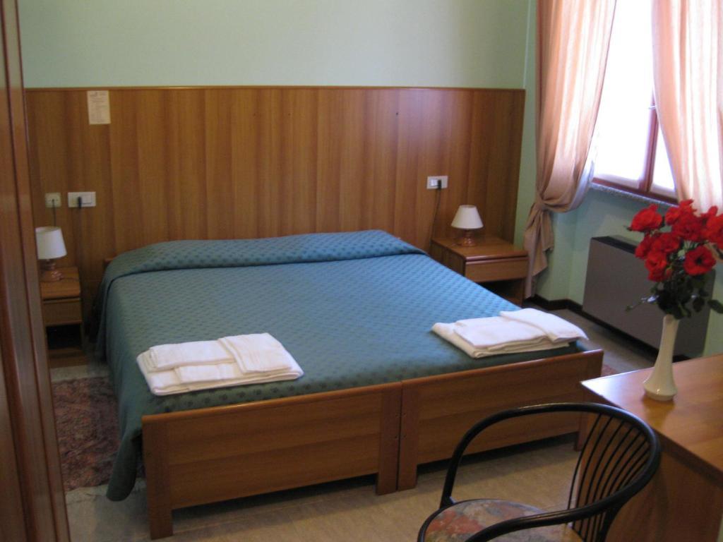 Casa Giuly Hotel Villa dʼAlmè Cameră foto