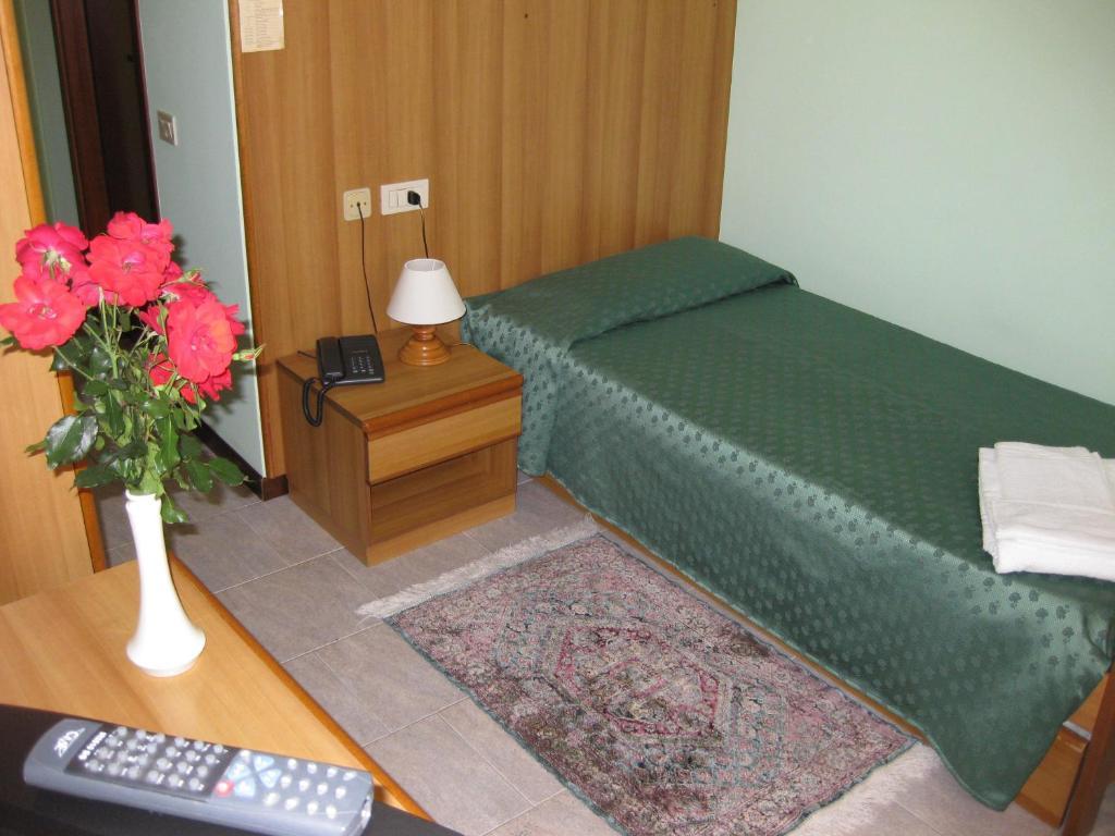 Casa Giuly Hotel Villa dʼAlmè Cameră foto