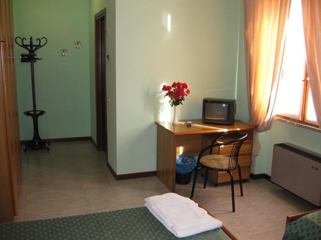 Casa Giuly Hotel Villa dʼAlmè Exterior foto